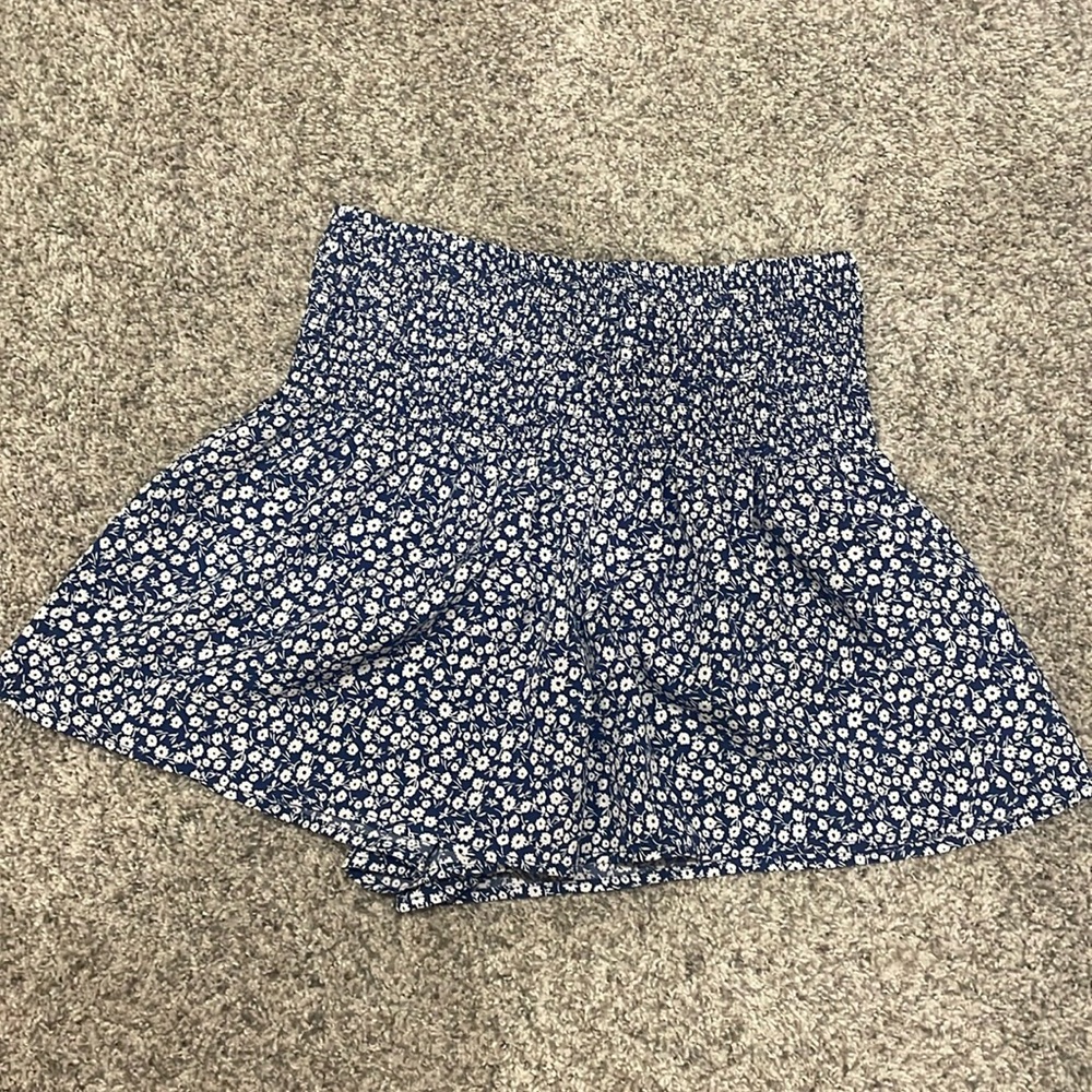 Women’s SHEIN floral shirred wide leg shorts, barely worn